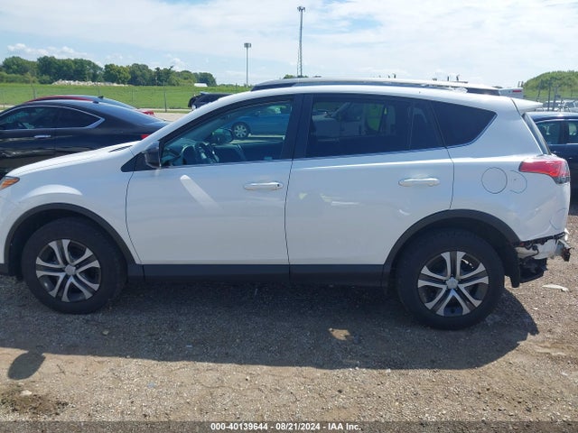 Toyota RAV4 LE 2017 2T3BFREV5HW623332 Image 15