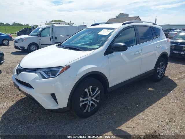 Toyota RAV4 LE 2017 2T3BFREV5HW623332 Image 2