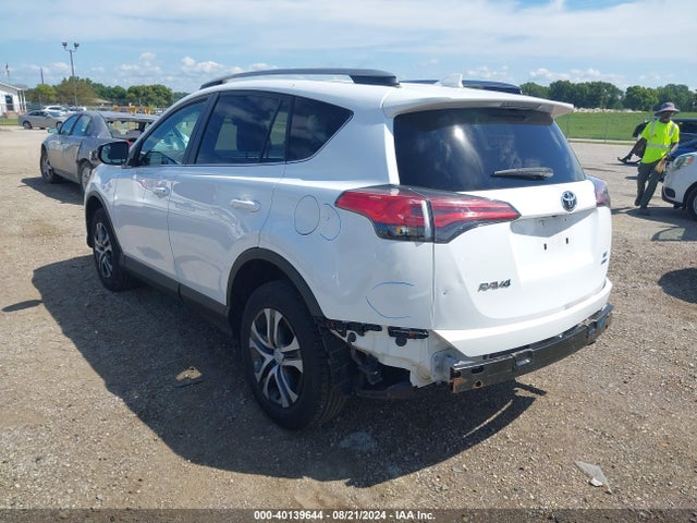 Toyota RAV4 LE 2017 2T3BFREV5HW623332 Image 3