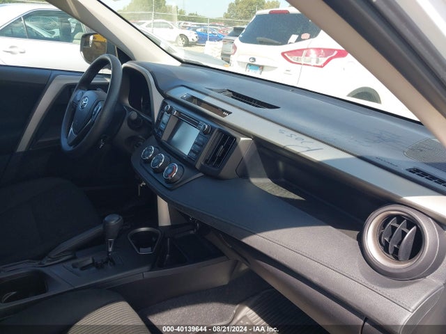 Toyota RAV4 LE 2017 2T3BFREV5HW623332 Image 5