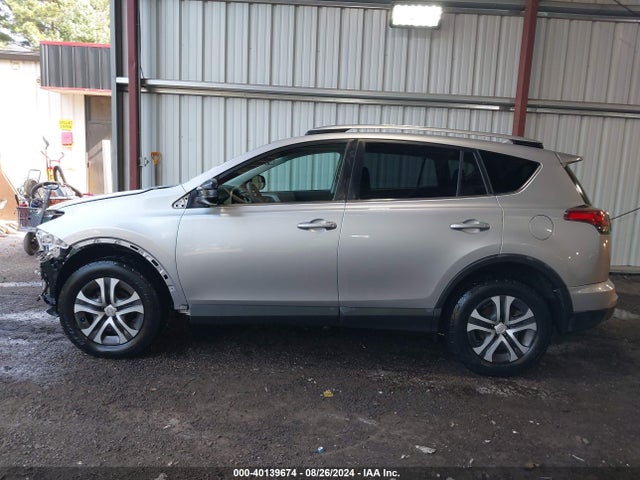 Toyota RAV4 LE 2017 2T3BFREV0HW629930 Image 14