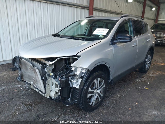 Toyota RAV4 LE 2017 2T3BFREV0HW629930 Image 2