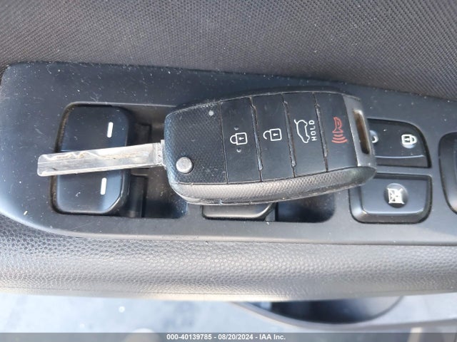 KIA Soul 2016 KNDJN2A23G7326118 Image 11