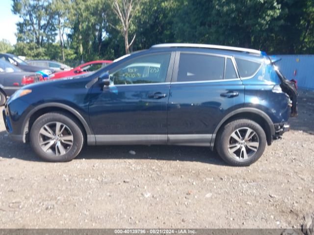 JTMRFREV2HD208318 Toyota Rav4 Xle