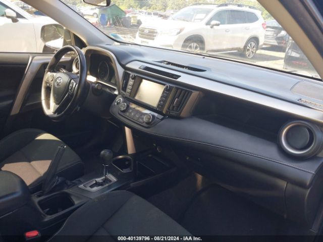 JTMRFREV2HD208318 Toyota Rav4 Xle