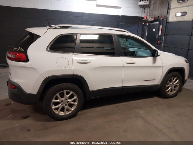 1C4PJMCS8HW602041 Jeep Cherokee Latitude 4x4