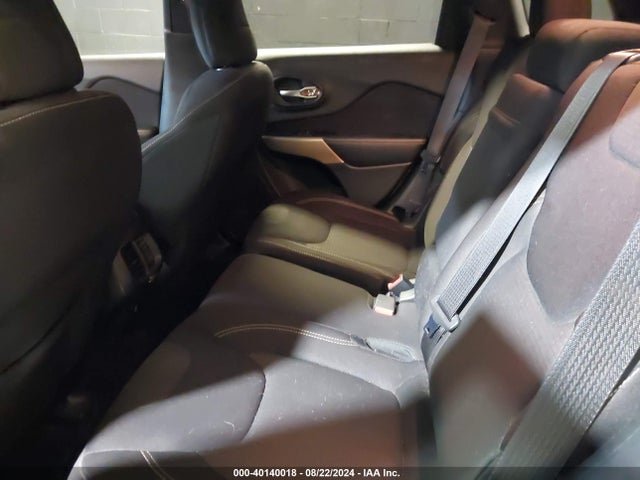 1C4PJMCS8HW602041 Jeep Cherokee Latitude 4x4