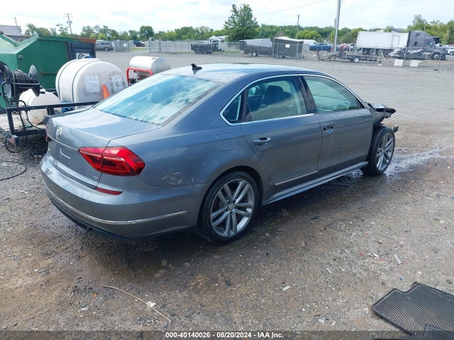 1VWDT7A39HC051563 Volkswagen Passat 1.8t R-line