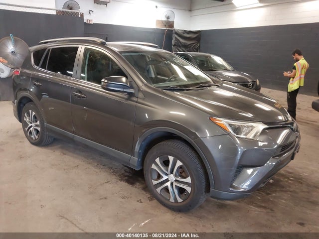 Toyota RAV4 LE 2017 JTMBFREV1HJ138717 главное изображение