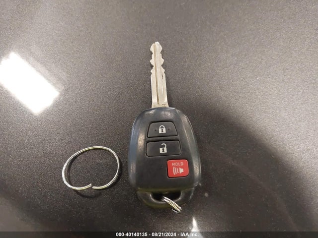 Toyota RAV4 LE 2017 JTMBFREV1HJ138717 Image 11