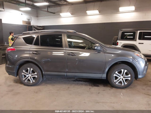 Toyota RAV4 LE 2017 JTMBFREV1HJ138717 Image 13