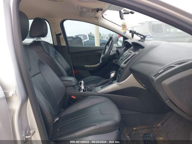 1FADP3K2XEL413021 Ford FOCUS SE