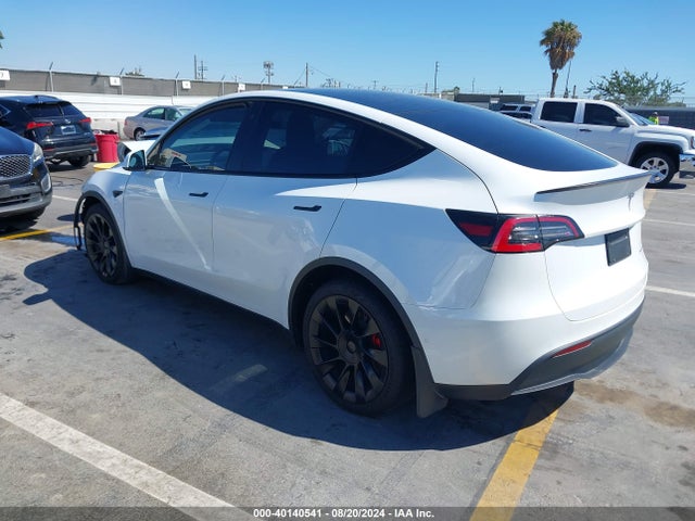 2021 TESLA MODEL Y 5YJYGDEE4MF074376 Photo 2