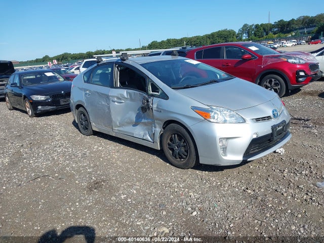 Toyota Prius Three 2015 JTDKN3DU3F0429635 главное изображение