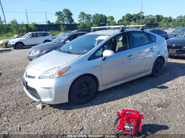Toyota Prius Three 2015 JTDKN3DU3F0429635 Image 2