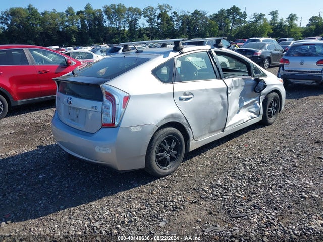 Toyota Prius Three 2015 JTDKN3DU3F0429635 Image 4