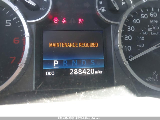 5TFEY5F15EX149756 Toyota Tundra Sr5 5.7l V8