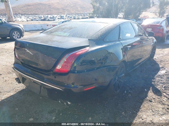 2011 JAGUAR XJ SAJWA2GB9BLV09016 Photo 3