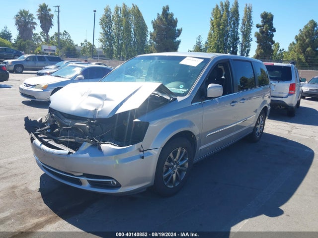 2C4RC1HG3FR742235 Chrysler Town & Country S