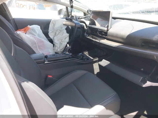 JTDACAAU1R3015637 Toyota Prius Limited