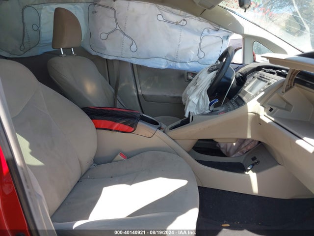 Toyota Prius Two 2014 JTDKN3DU0E0390646 Image 5