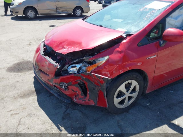 Toyota Prius Two 2014 JTDKN3DU0E0390646 Image 6