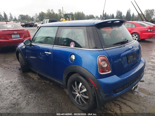 2008 MINI COOPER S WMWMF73508TV39046 Photo 2
