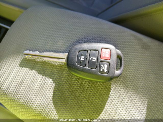 5YFBURHE5FP209699 Toyota COROLLA LE