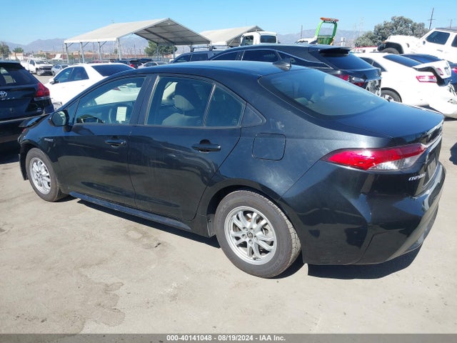 Toyota Corolla Hybrid Le 2021 JTDEAMDE8MJ001199 Image 3