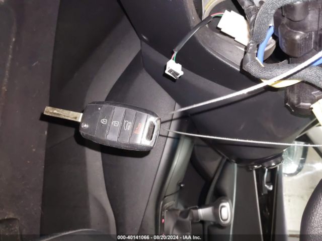 5XYPGDA53LG615328 KIA Sorento 3.3l Lx