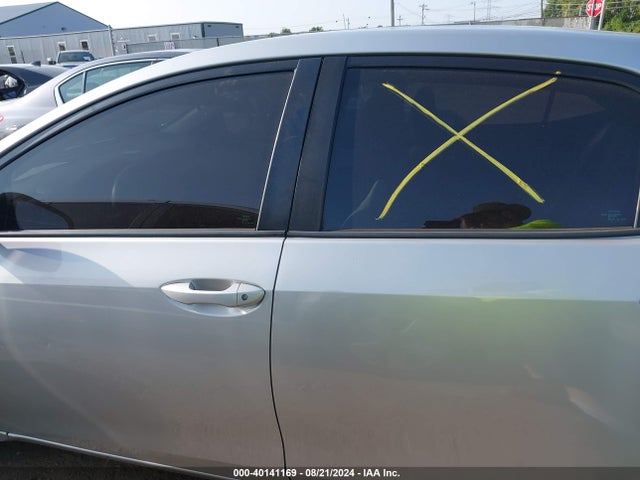 Toyota COROLLA LE 2018 2T1BURHE1JC015759 Image 14