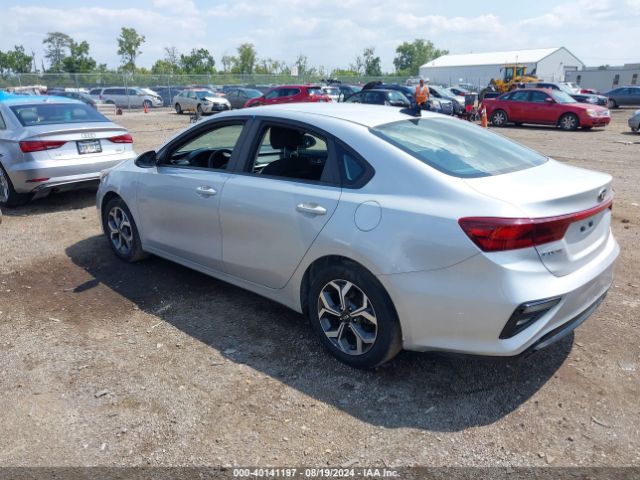 3KPF24AD5ME326368 KIA Forte Lxs