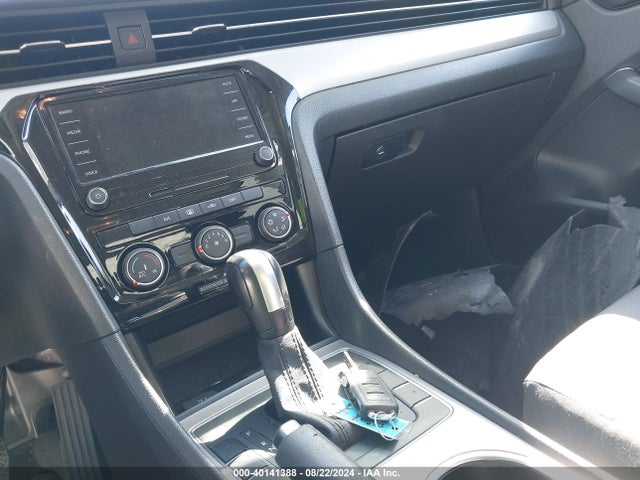 1VWAA7A30LC012622 Volkswagen Passat 2.0t S