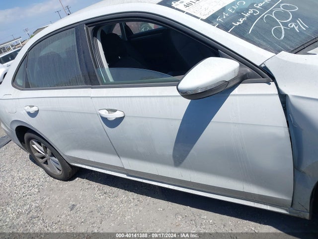 1VWAA7A30LC012622 Volkswagen Passat 2.0t S