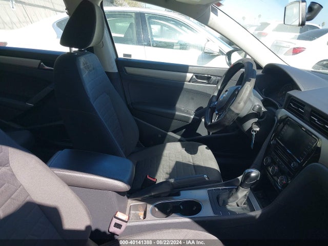1VWAA7A30LC012622 Volkswagen Passat 2.0t S
