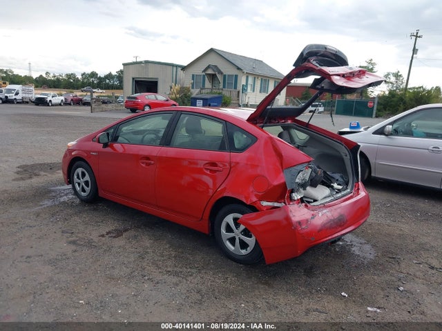 Toyota Prius Two 2015 JTDKN3DU0F1930931 Image 3