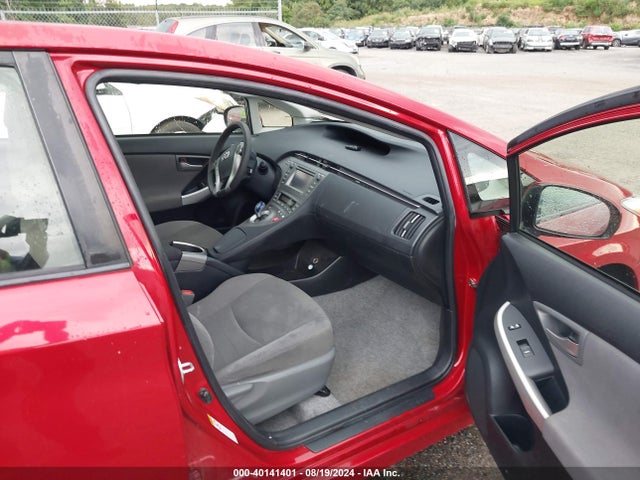 Toyota Prius Two 2015 JTDKN3DU0F1930931 Image 5
