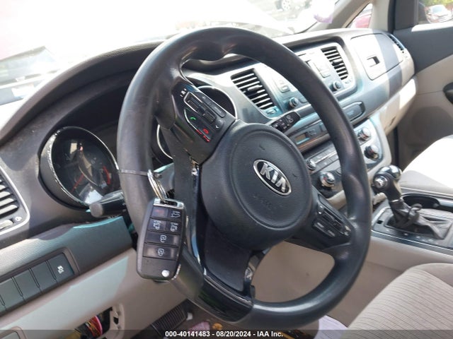 KIA SEDONA LX 2016 KNDMB5C1XG6134826 Image 11