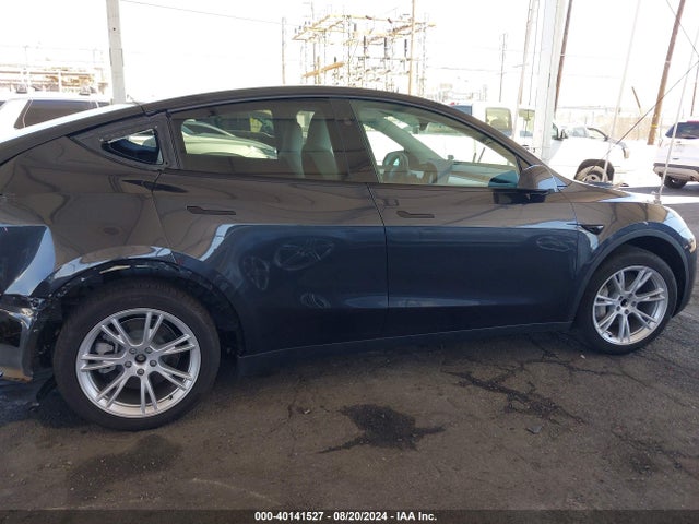 Tesla Model Y Long Range/rwd 2024 7SAYGDEDXRF048124 Image 14