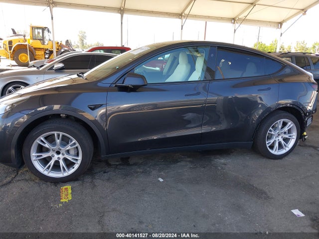 Tesla Model Y Long Range/rwd 2024 7SAYGDEDXRF048124 Image 15
