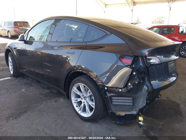 Tesla Model Y Long Range/rwd 2024 7SAYGDEDXRF048124 Image 3