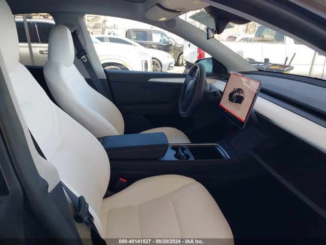 Tesla Model Y Long Range/rwd 2024 7SAYGDEDXRF048124 Image 5