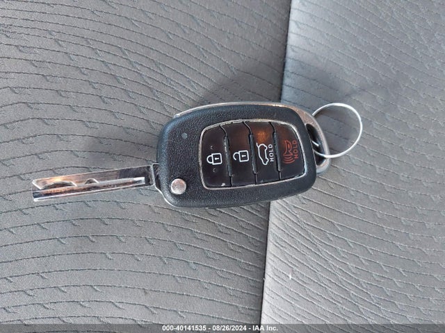 5NMZUDLB9HH031727 Hyundai Santa Fe Sport 2.4l