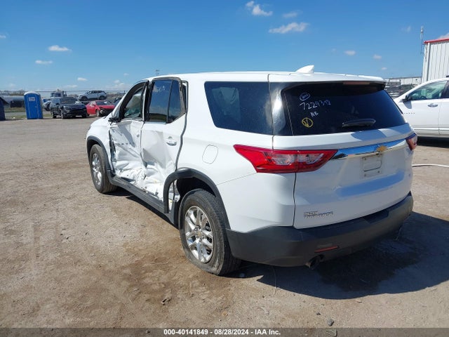 Chevrolet Traverse Ls 2019 1GNERFKW8KJ307341 Image 3