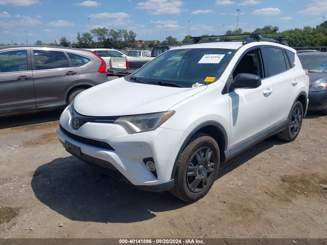 Toyota RAV4 LE 2017 2T3ZFREV2HW350039 Image 2