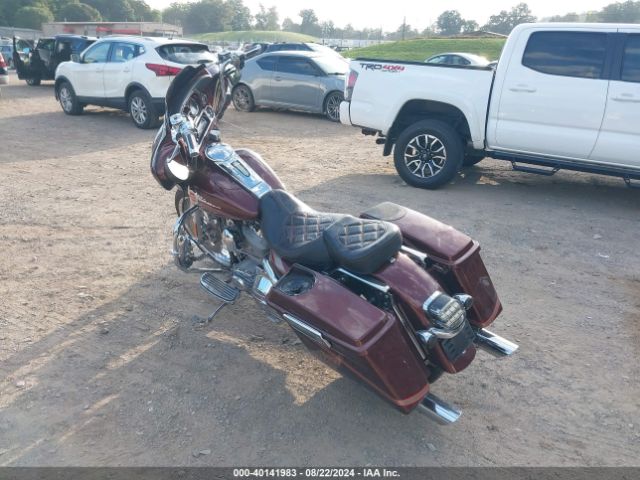2006 HARLEY-DAVIDSON FLHTCUSE 1HD1PRE156Y952460 Photo 2