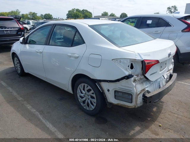 Toyota COROLLA LE 2019 5YFBURHE5KP899268 Image 3