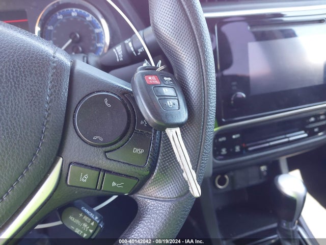 Toyota COROLLA LE 2018 5YFBURHE0JP796774 Image 11