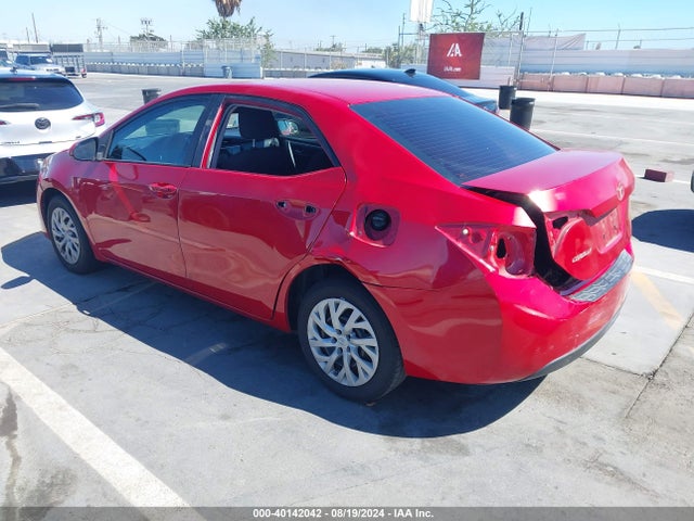 Toyota COROLLA LE 2018 5YFBURHE0JP796774 Image 3