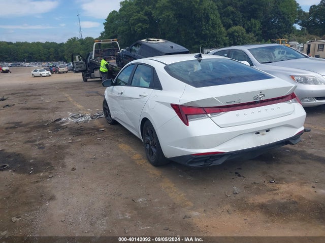 5NPLS4AG4MH016673 Hyundai ELANTRA SEL
